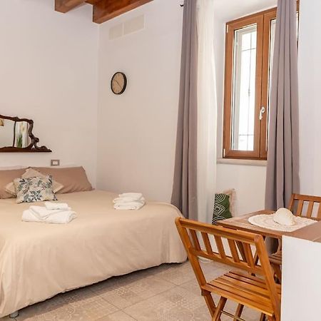 דירות בארלטה Centro Storico Redmood House A 5 Min Dal Mare, Wi-Fi, A/C E Netflix מראה חיצוני תמונה